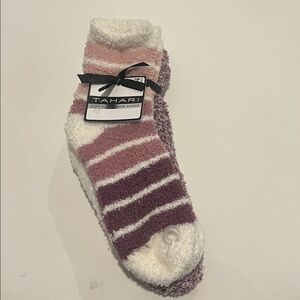 NEW - TAHARI soft plush crew socks